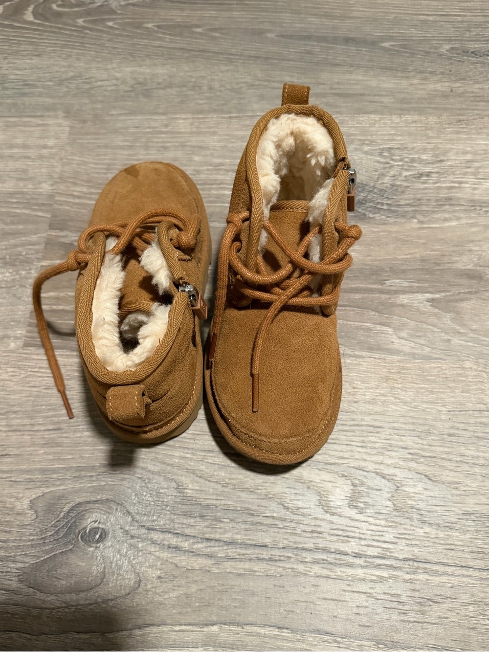 UGG Kids Chestnut Suede Lace-Up Shearling Boots